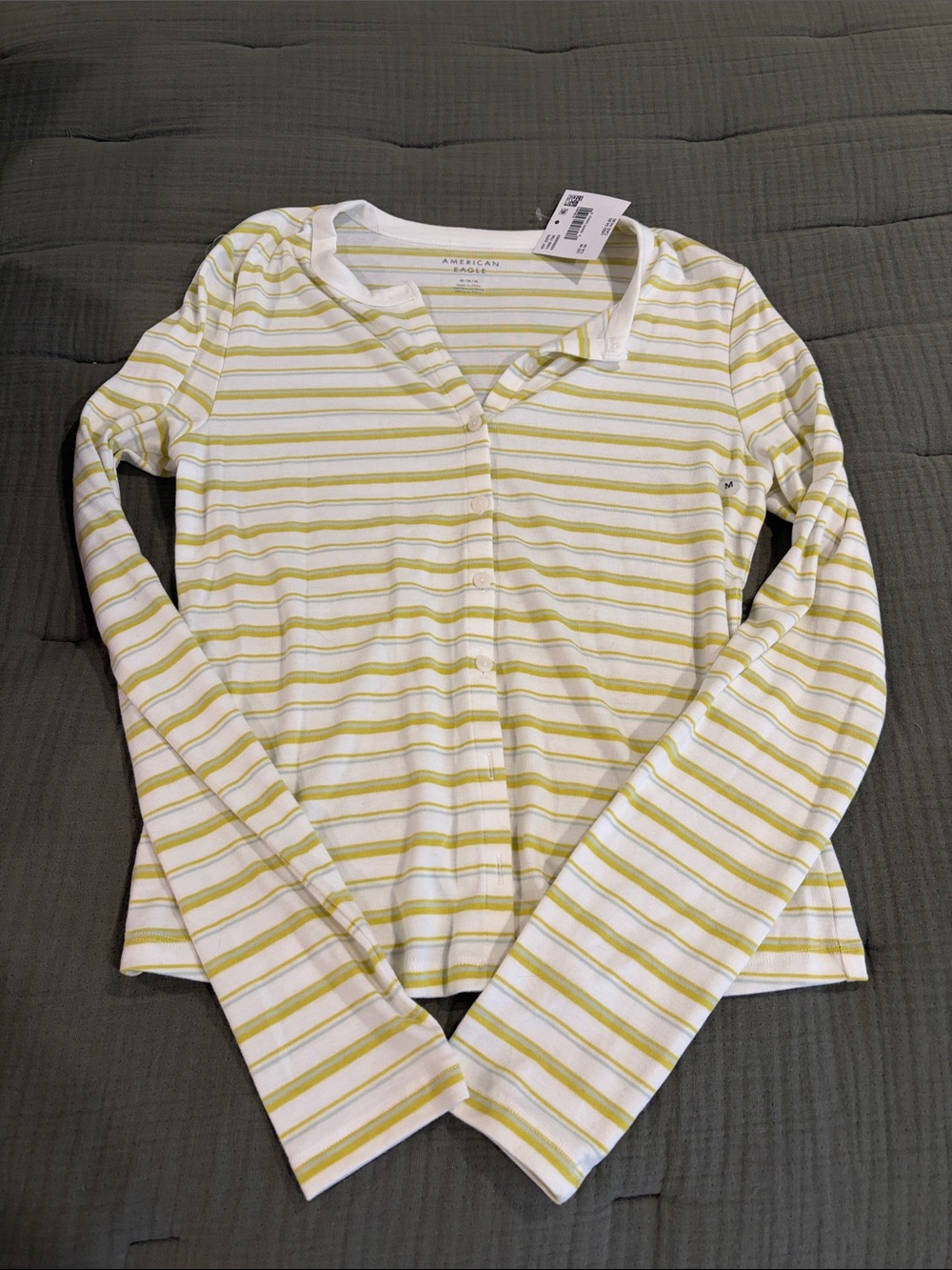 American Eagle Outfitters White & Light Yellow Striped Long Sleeve Tee